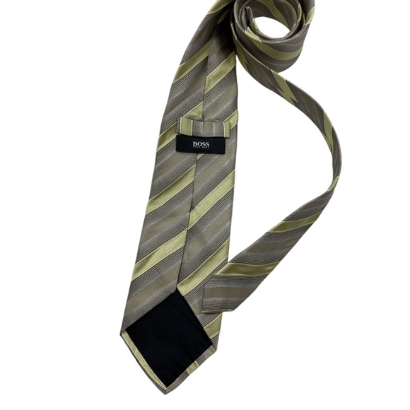 HUGO BOSS Gold/Beige Striped Silk LUXURY Tie ITALY - Picture 2 of 4